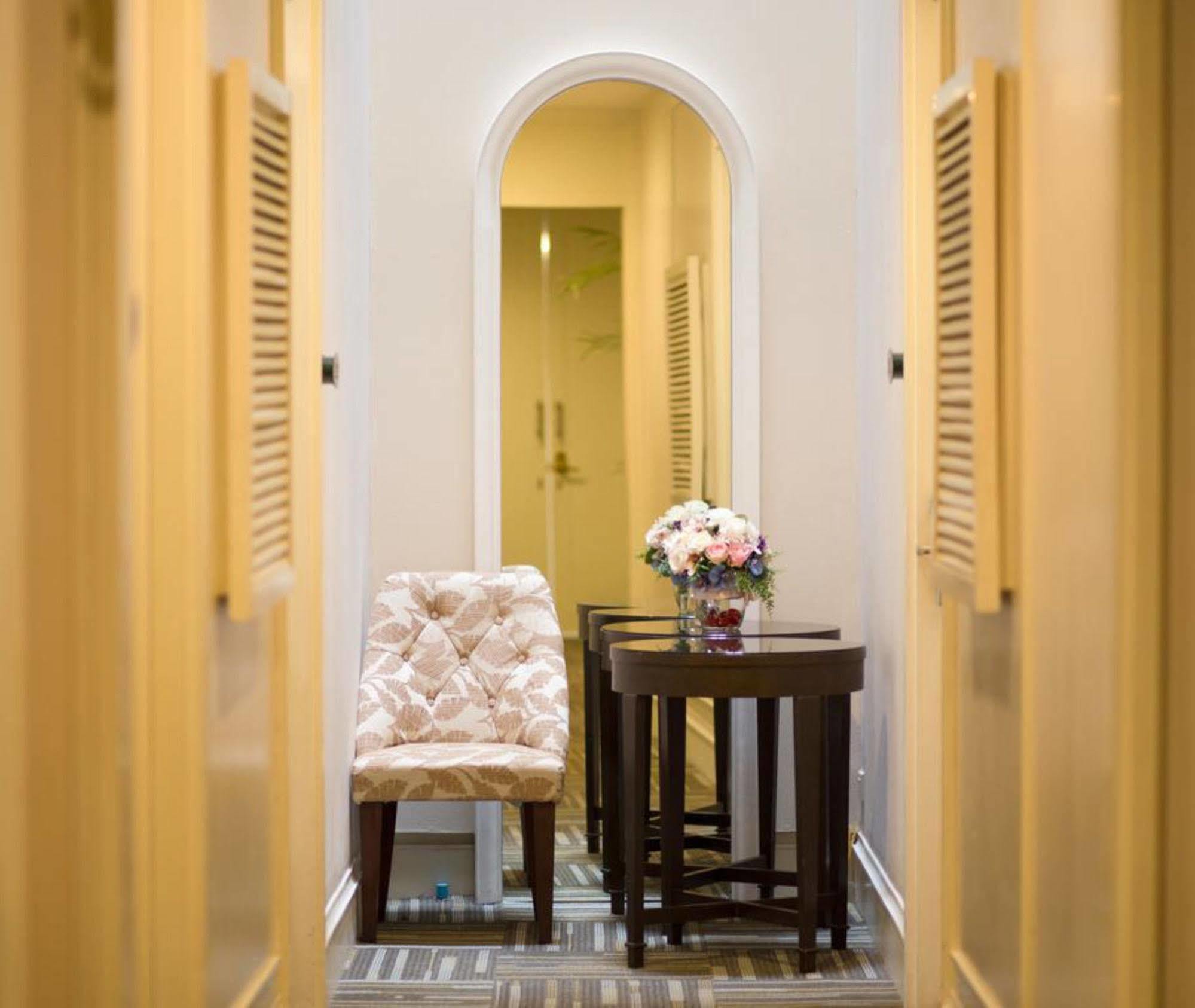 Aphrodite Inn Bangkok Eksteriør billede