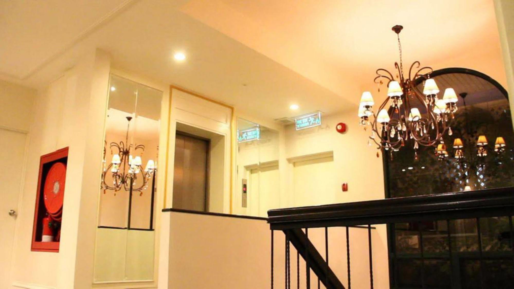 Aphrodite Inn Bangkok Eksteriør billede